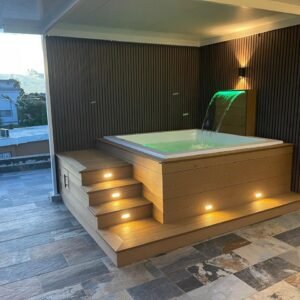 Jacuzzi 2m x 2m con Cortina de Agua